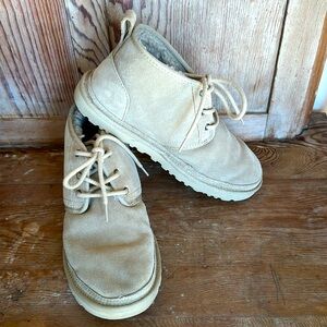 EUC Ugg Neumel Lace Up Bootie